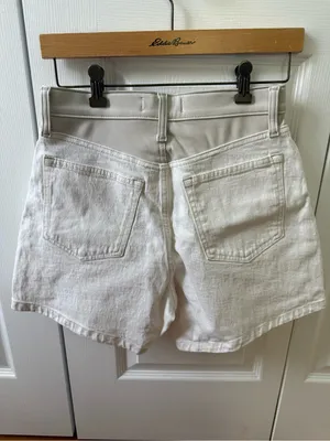Abercrombie & Fitch The High Rise Dad Shorts in Cream thumbnail 3