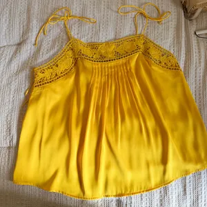 Yellow Top Floral Embroidered Size M thumbnail 1
