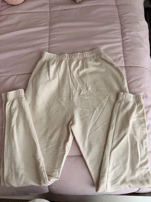 Pull and bear cream sweatpants  thumbnail 3