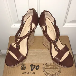 Venus Brwn Cork Platform 5 1/4” Wedge Sandals Sz 7 thumbnail 2