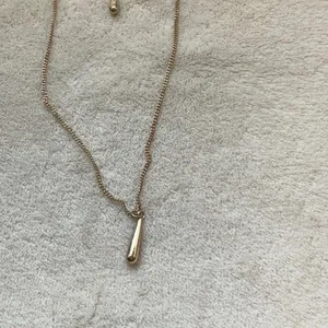 Necklace thumbnail 2