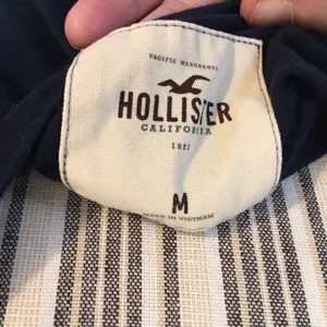Hollister Floral and pearl top thumbnail 4