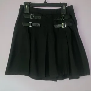 Hot Topic XS Mini Skirt Black Pleated Buckle thumbnail 1