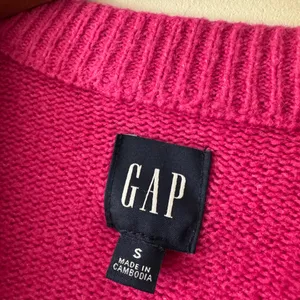 GAP Hot Pink Crewneck‎ Sweater thumbnail 4