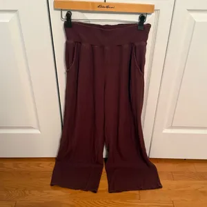 Abercrombie & Fitch Ribbed High Rise Wide Leg Pants in Brown thumbnail 2