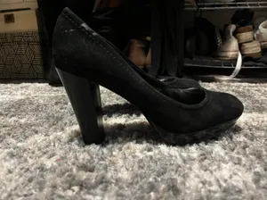 Black Heels Size 7 thumbnail 2