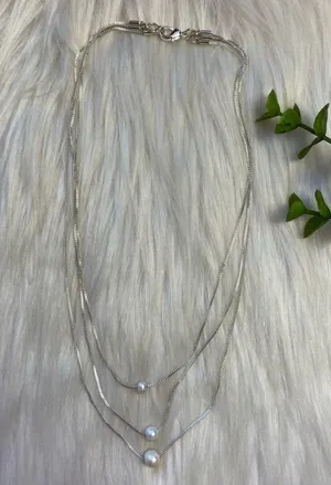 Tripple pearl layered silver tone necklace thumbnail 3