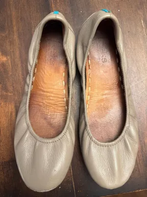 Tieks taupe slip on foldable flats women's size 9- see desciption thumbnail 1