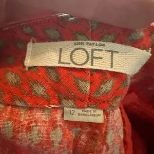 Loft linen blend red & gray leaf preppy chino 12 shorts thumbnail 3
