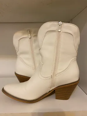 Amazon White Boots thumbnail 2