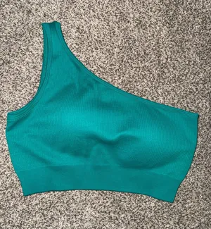 OQQ Women's Ribbed Seamless One-Shoulder Sports Bra Crop Tank Top thumbnail 1