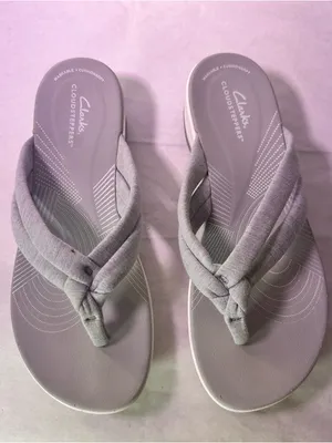 Clarks Light Gray Padded Thong Sandal thumbnail 4