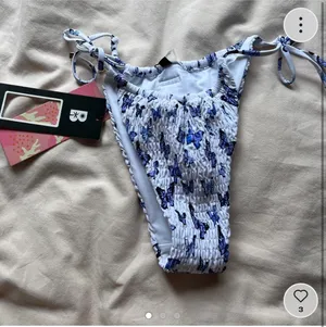 Bikini Bottoms thumbnail 1