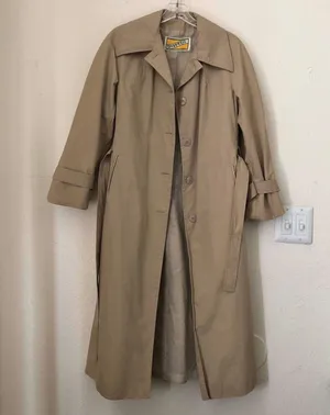Vintage Beige Tan Khaki English style long sleeve trench coat with belt. Great condition thumbnail 2