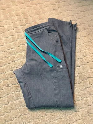 Figs Yola Scrub Pants Graphite Gray Skinny Leg Cargo Bottoms Size XXS/P thumbnail 3