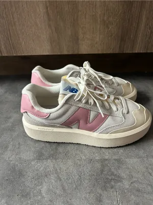 New Balance CT302 Platform Sneakers Anthropologie Size 8 Pink thumbnail 3