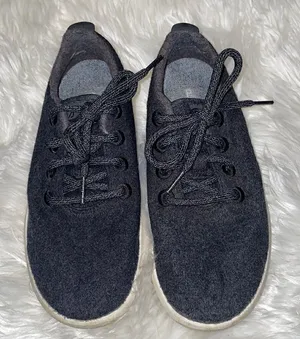 allbirds Women’s Wool Runners dark Gray thumbnail 1