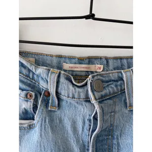 LEVI'S Ribcage Straight Distressed Light Wash High Rise Ankle Jeans Womens 26 thumbnail 4