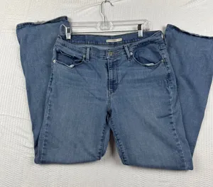 Levis Classic Bootcut Jeans Womens 14M Blue Denim Mid Rise 39252-0027 W32 L32 thumbnail 1