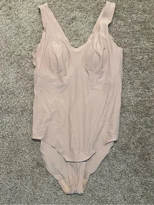 Chantelle smooth touch‎ nude bodysuit XS/S padded with snap closure thumbnail 2