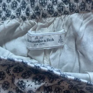 Abercrombie White Shorts thumbnail 2