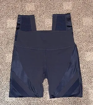 Alo Leggings thumbnail 1