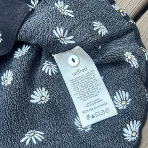 Aritzia‎ Wilfred Daisy Long Sleeve Top thumbnail 7