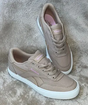 Reebok Tan‎ Suede Sneakers Modern Minimalist Design thumbnail 1