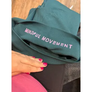 ALO Yoga Seamless Ribbed Mindful Movement Legging Midnight Green thumbnail 4
