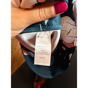 NWT Athleta teal floral Elation 7/8 leggings thumbnail 5
