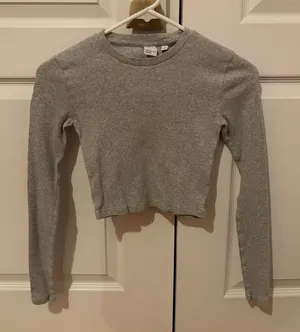 Aritzia Long TNA Sleeve thumbnail 1