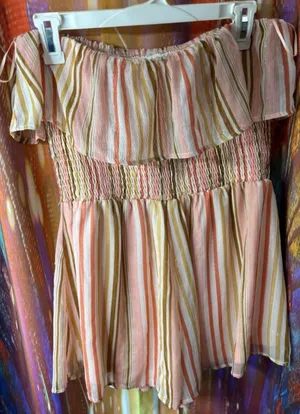 Sadie and Sage Pink & Gold Shimmery Romper ✨ thumbnail 5