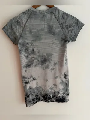 Lululemon Swiftly Tech Short Sleeve Tee Shibori Stripe Graphite Grey Size 4 thumbnail 4
