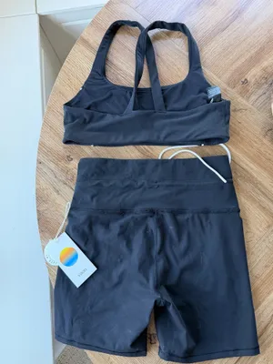 Vuori activewear set  thumbnail 3