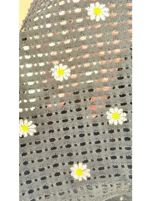 Size M Boho chic black Daisy Crochet Handkerchief Cami Top thumbnail 2