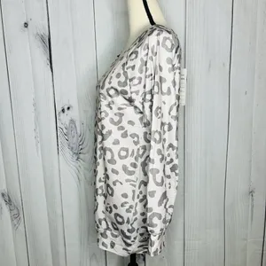 NWT Leo Rosi Womens Animal Print Pajama Sleepwear Set Sz S Gray Long Sleeve thumbnail 5