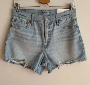 NWT American Eagle Strigid Relaxed Denim Shorts Light Wash Distressed Size 6 28W thumbnail 1