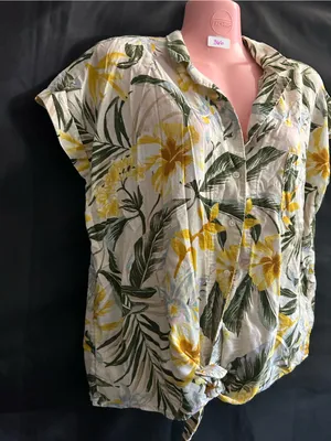 Old Navy Yellow & Green Floral Tie-Front Button Down Top LG thumbnail 4