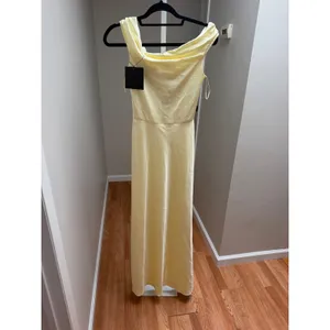 Bec + Bridge Eternity Off Shoulder Maxi Dress in Ice Yellow Size 6 NWT thumbnail 5
