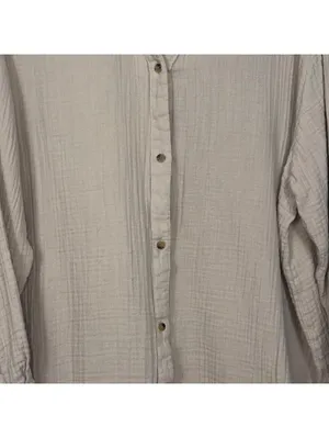 Old Navy XL Beige Long Sleeve Button-Up Shirt thumbnail 3