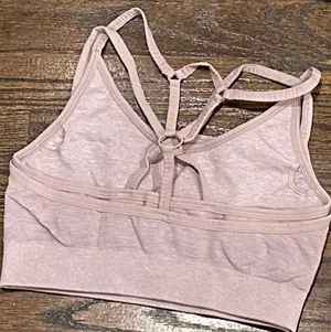 Gymshark Sports Bra thumbnail 2