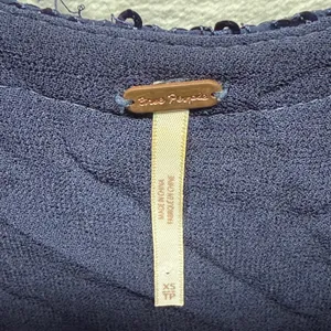 Free People Sequin Top‎ Party Blouse Sparkly Navy Blue Short Sleeve XS READ thumbnail 7