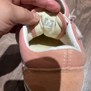 Vans (Size: 4 men's 5.5 women's) thumbnail 3