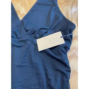 Halogen Tank Women's XL Black 100% Polyester Ruched Side V-Neck Preppy Top B62 thumbnail 2