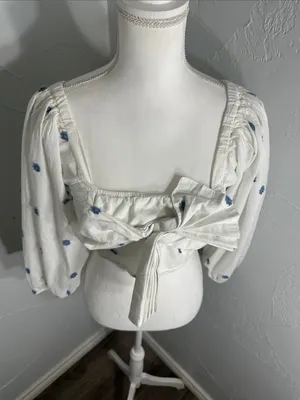 FARM Rio White Puff-Sleeve Crop Top with Blue flowers Print. thumbnail 7
