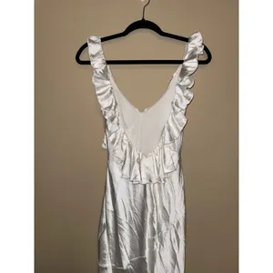 Here Comes the Sun White Satin NWT Ruffle Maxi Dress XS asymmetrical side slit Beach Wedding Chic thumbnail 5