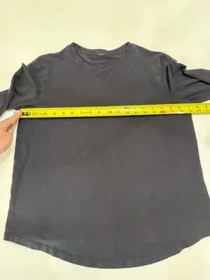 lululemon Black Long-Sleeve Performance Tee Size Medium thumbnail 3