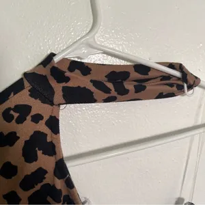 Le Lis Women's Size Medium One Shoulder Crop Top Animal Print Mock Neck Long Slv thumbnail 5