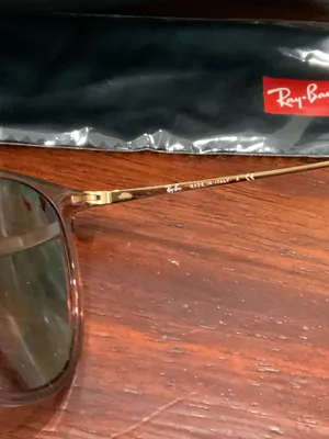 Authentic Ray-Ban sunglasses featRay-Ban Sunglasses with Case and Cleaning Cloth thumbnail 8