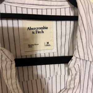 Abercrombie & Fitch White and Black Striped Shirt thumbnail 2